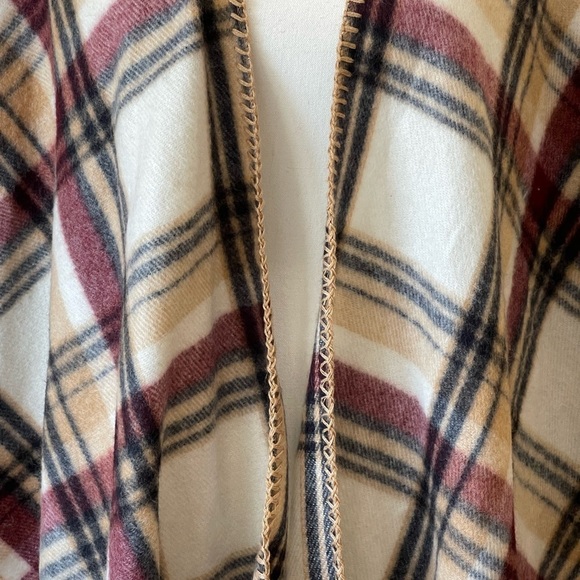 Woolrich cozy blanket wrap one size cape shawl poncho warmth cozy snuggle - Picture 8 of 12